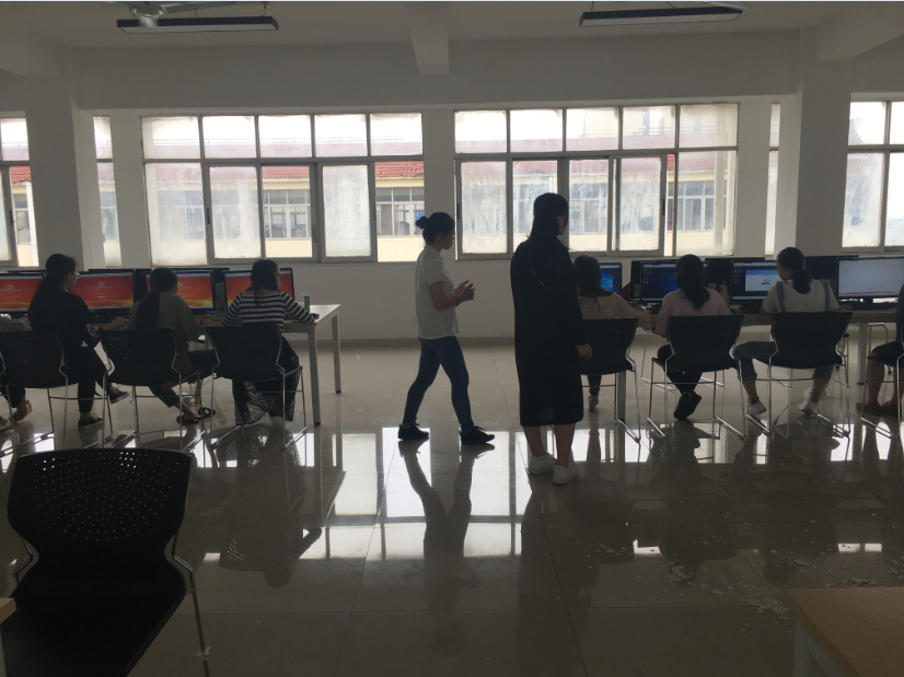 紧张比赛中 紧张比赛中